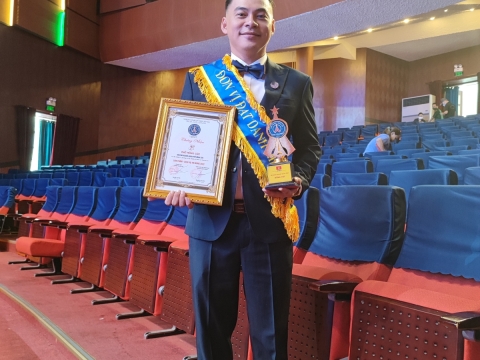 Phở Hồng Cúc vinh dự nhận cúp thương hiệu được người Việt tin dùng năm 2022