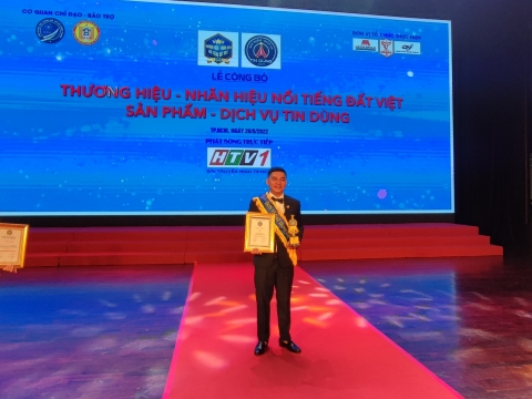 Phở Hồng Cúc vinh dự nhận cúp thương hiệu được người Việt tin dùng năm 2022